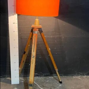 Торшер ретро тринога