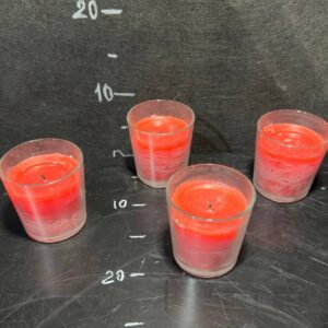 Підсвічник червона свічка