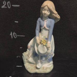 Блакитна дівчинка