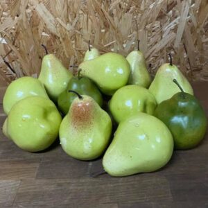 Груша бутафорна