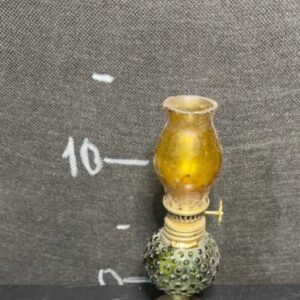 Керосинова лампа зелена скляна