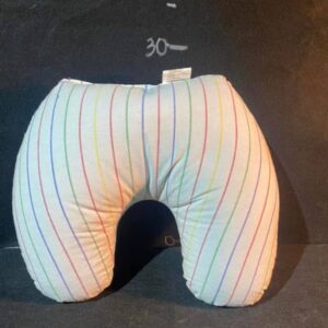 Подушка дорожня біла полоска