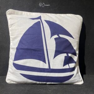 Подушка біла з кораблем