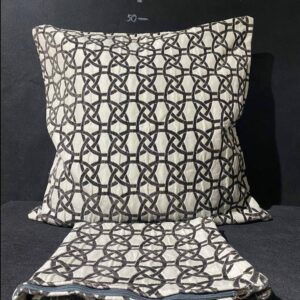 Подушка чорна орнамент парна