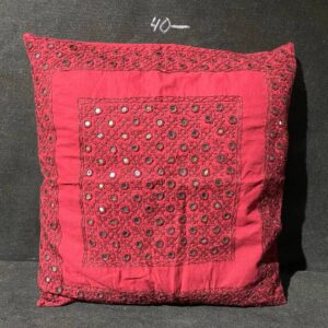 Подушка червона вишита