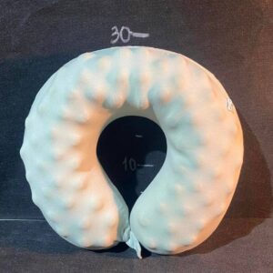 Подушка дорожня біла