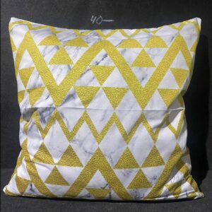 Подушка срібна в гірчичні ромби